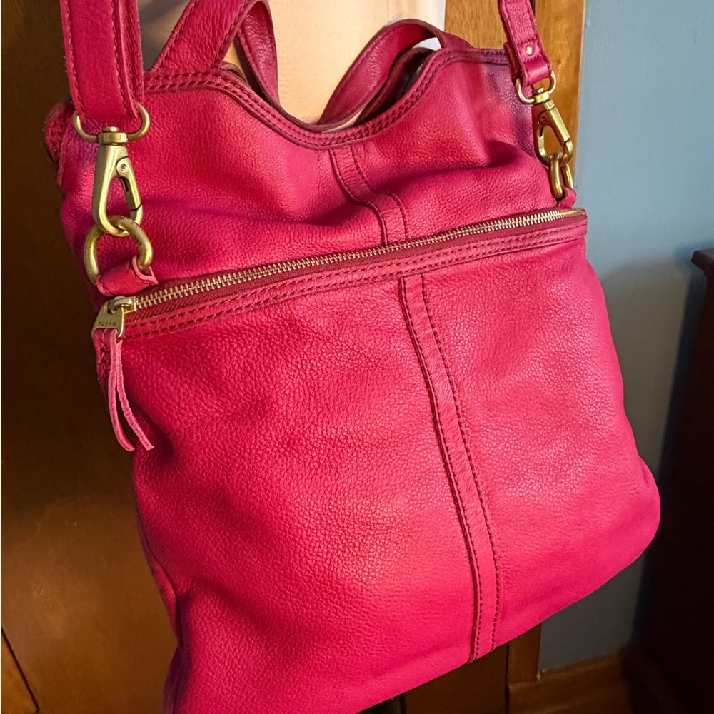Vibrant Fossil magenta Leather crossbody and top handle bag. Med, adjustable - Picture 8 of 16